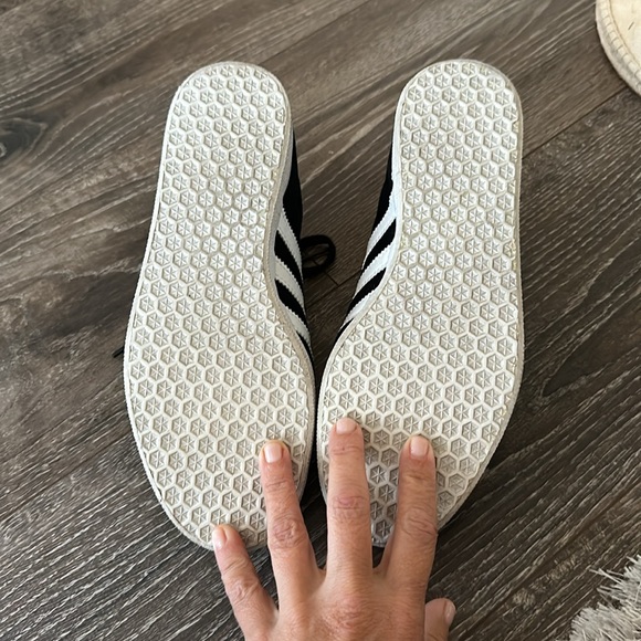 Adidas Gazelle shoes, size 6 1/2, usually wears 7 1/2. one full size too big. - Picture 4 of 7
